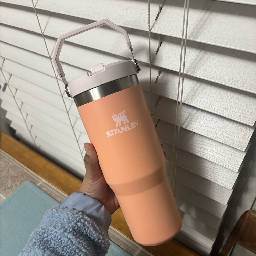 Stanley 30oz~LIMITED EDITION - Picture 1 of 9